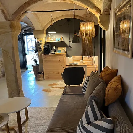 Q 1825 Apartment *