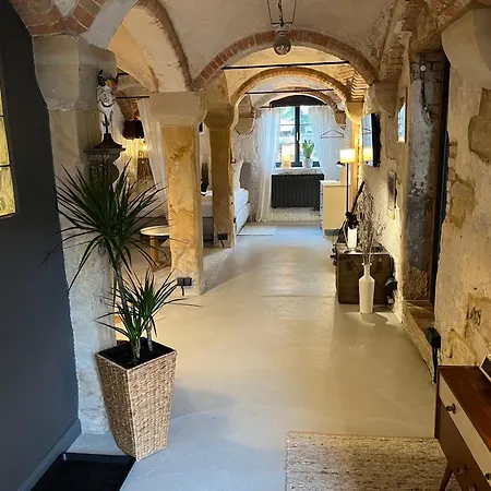 Apartment Q 1825