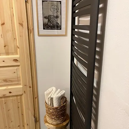 Q 1825 Apartment